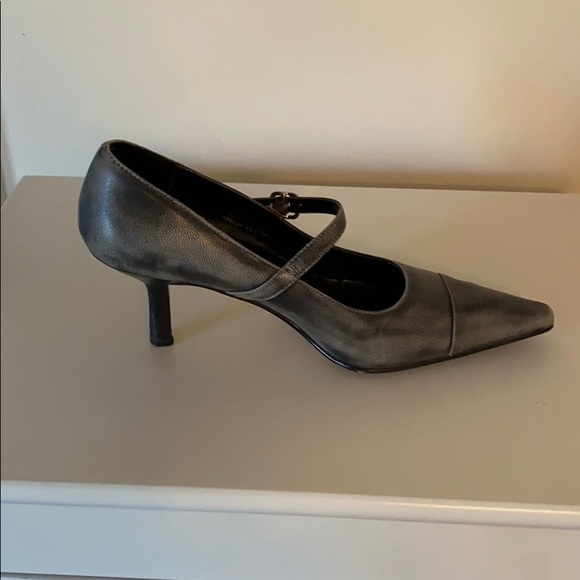 Shoes - Picture 4 of 7